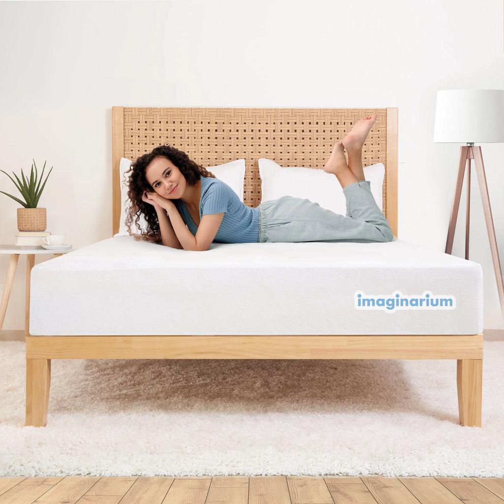 King Memory Foam and Coils Mattress with Antimicrobial Treated Cover R3730