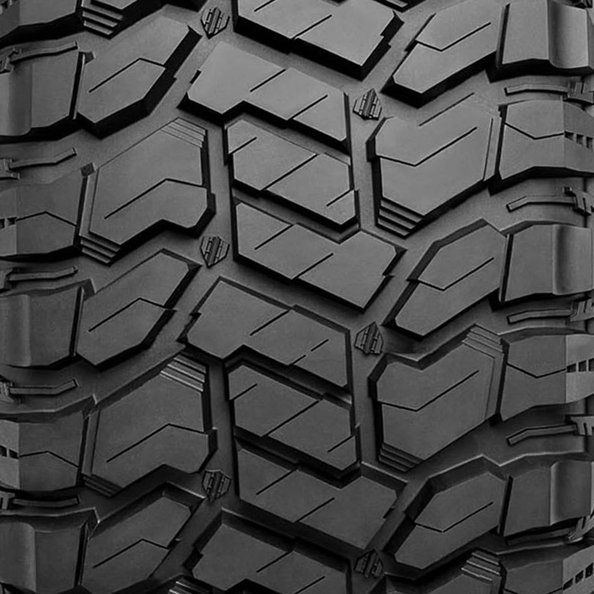 LT295/70R17 Rugged Terrain Light Truck Tire M300541