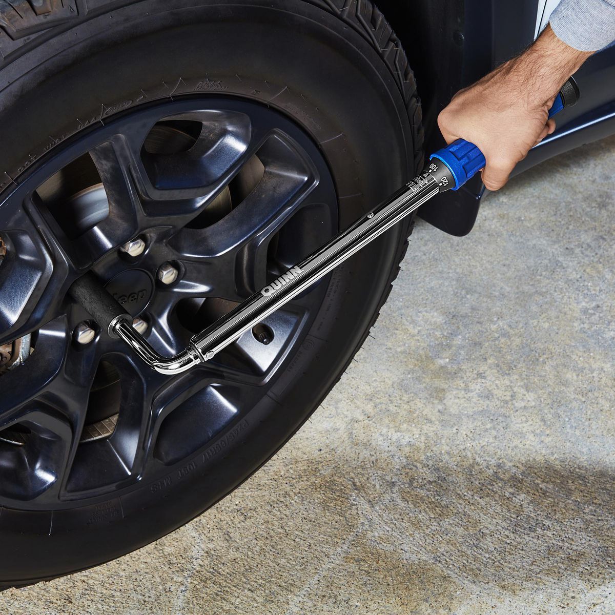 1/2 in. Drive Preset Lug Nut Torque Wrench W515
