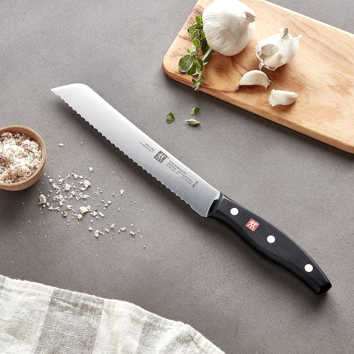 Bread Knife, Cake Knife, 8, Black/Stainless Steel A1738