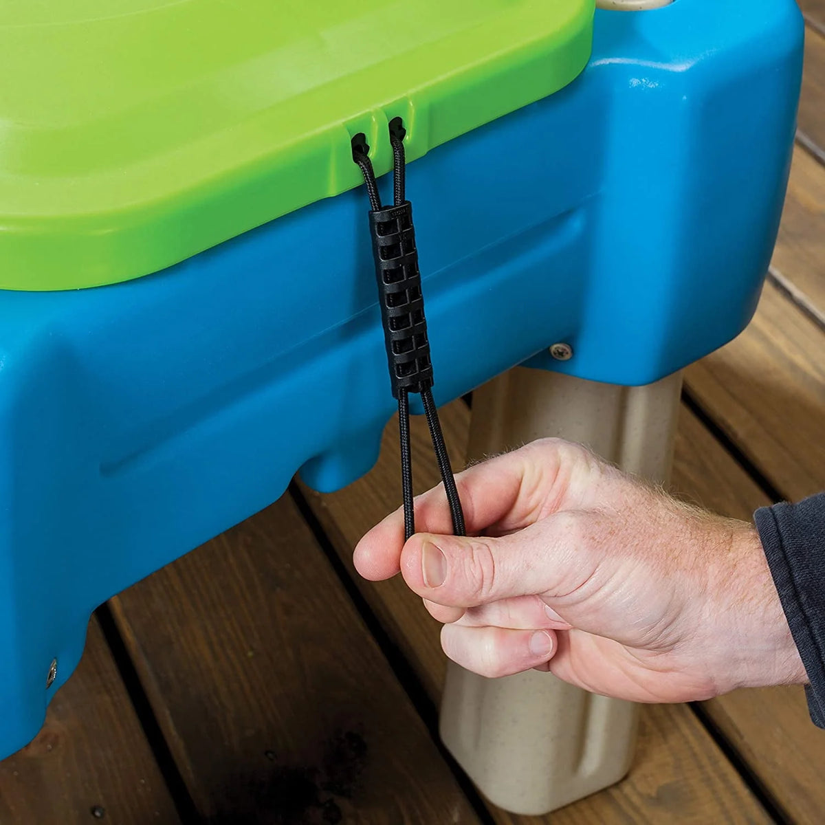 Blue Plastic Sandbox and Water Table with Cover and Umbrella Z572